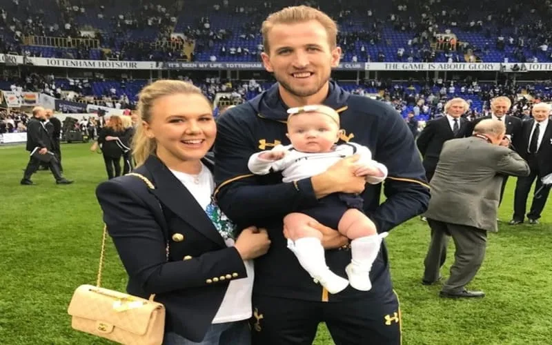 Vợ Harry Kane là ai? Chuyện tình đẹp với tiền đạo tuyển Anh